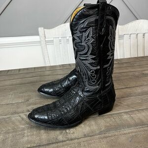 Corral Western Cowboy Alligator Boots
Almond Tod MENS SIZE 12 EE